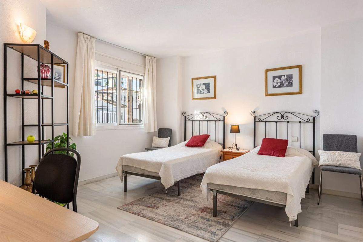 Duplex sale in Urbanización Los Naranjos de Marbella, Marbella photo 5