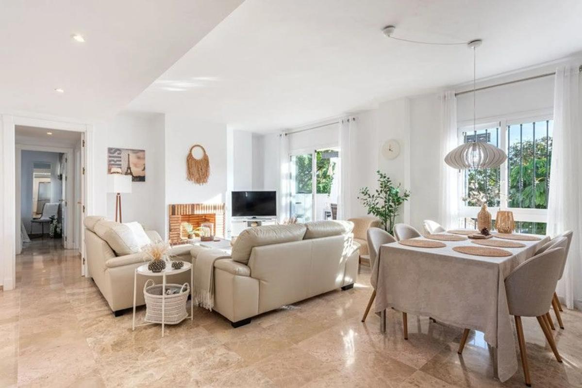 Venta de ático en Barrio La Dama de Noche-La Alzambra, Marbella photo 1