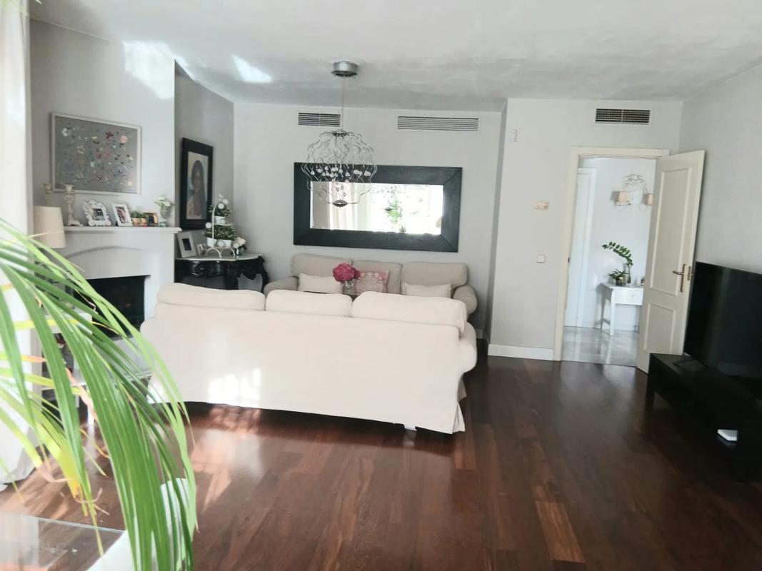 Venta de ático en Urbanización Los Naranjos de Marbella, 1 FASE, Marbella photo 2