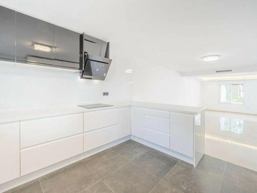 Sale of townhouse in Calle Pablo Picasso , Marbella photo 5