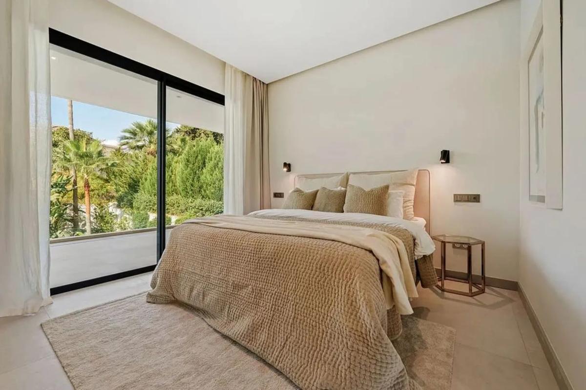 Sprzedaż niezależnego domku jednorodzinnego w Urbanización la Alzambra, Marbella photo 2