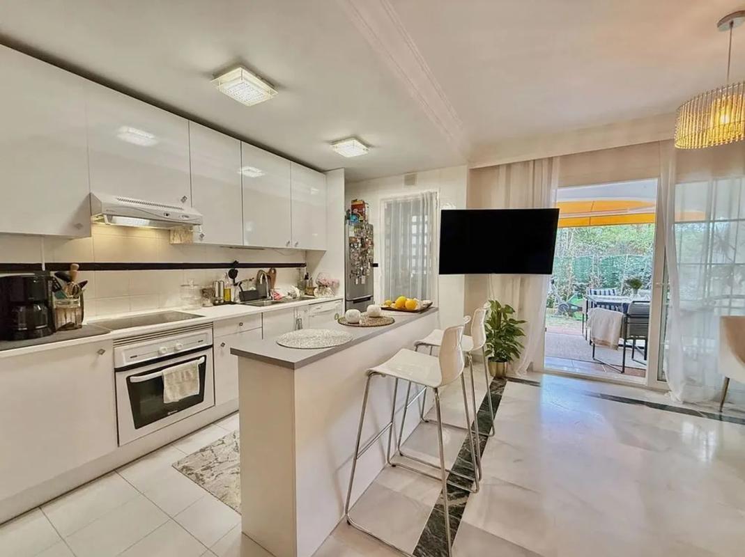 Venta de piso en Conjunto la Dama de Noche, 14, Marbella
 photo 3