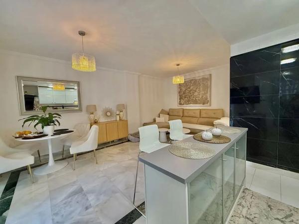 Venta de piso en Conjunto la Dama de Noche, 14, Marbella
 photo 4