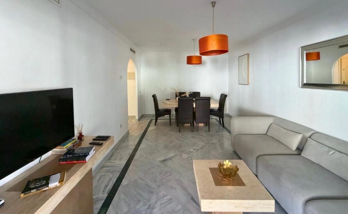 Venta de piso en Conjunto, 12, Marbella
 photo 4