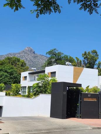 Venta de piso en Calle Alcaucín, 49, Marbella
 photo 3