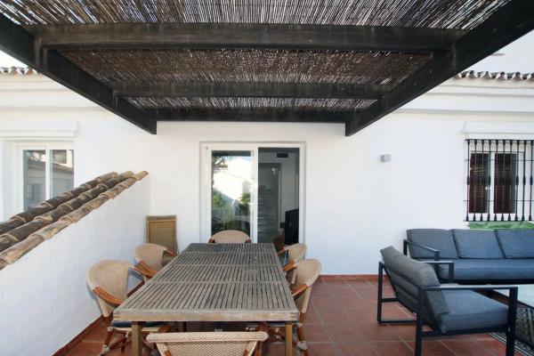 Duplex na sprzedaż w Barrio La Dama de Noche-La Alzambra, Marbella photo 1