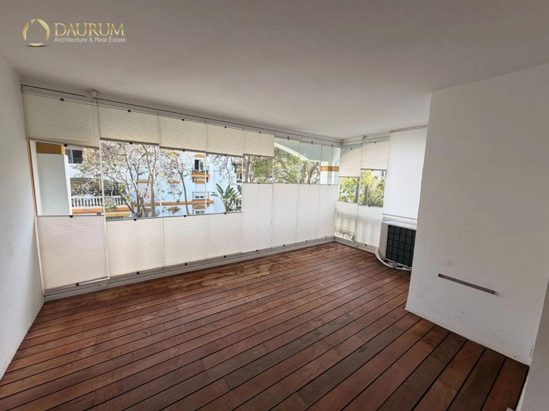 Venta de piso en Avenida Príncipe Salman, Marbella
photo 1