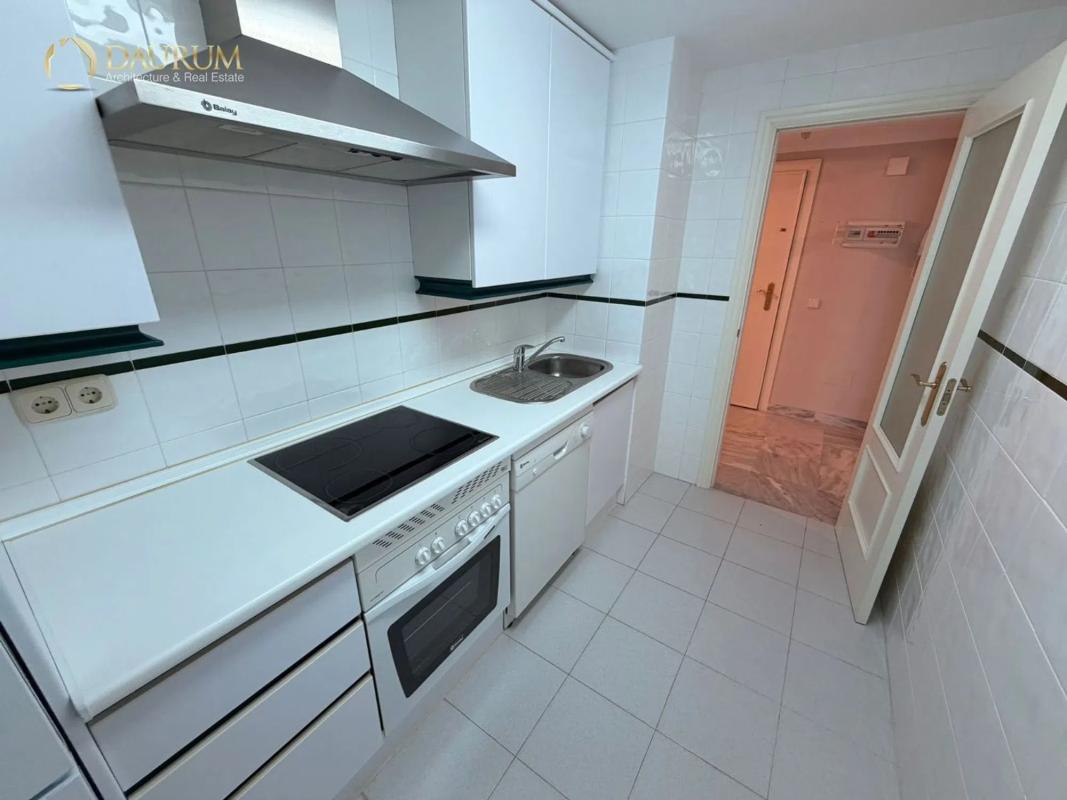 Venta de piso en Avenida Príncipe Salman, Marbella
photo 2