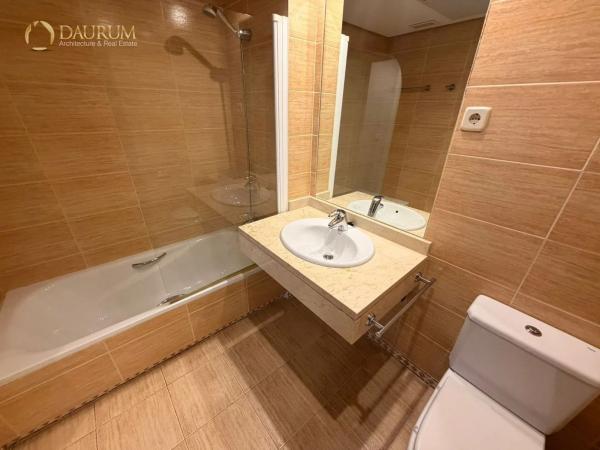 Venta de piso en Avenida Príncipe Salman, Marbella
 photo 3