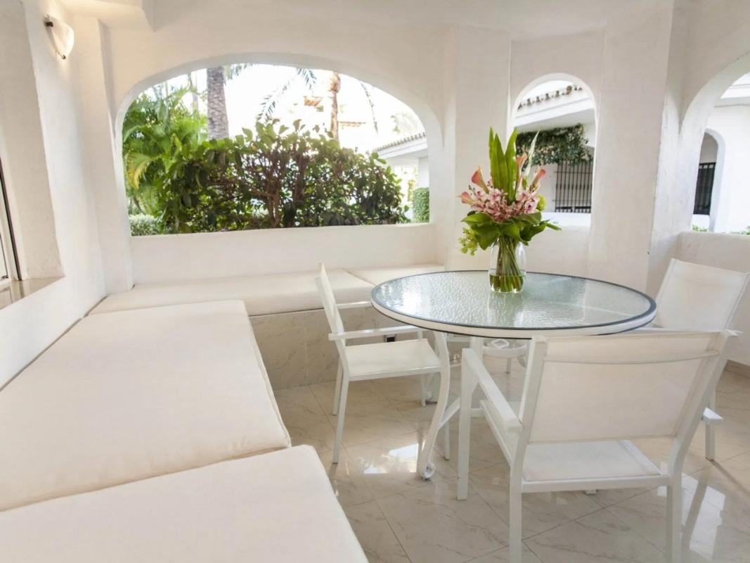 Sprzedaż mieszkania w Urbanización Los Naranjos de Marbella s/n, Marbella
photo 4