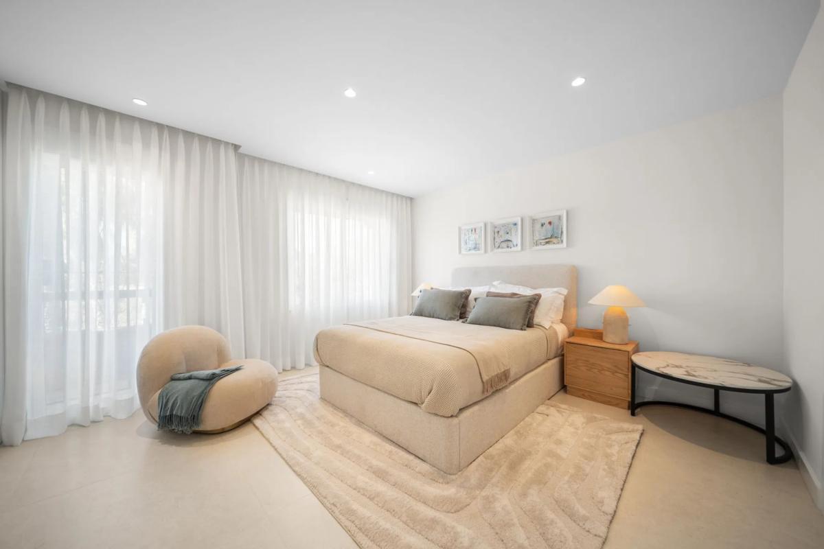 Sale of townhouse in Barrio La Dama de Noche-La Alzambra , Marbella photo 4
