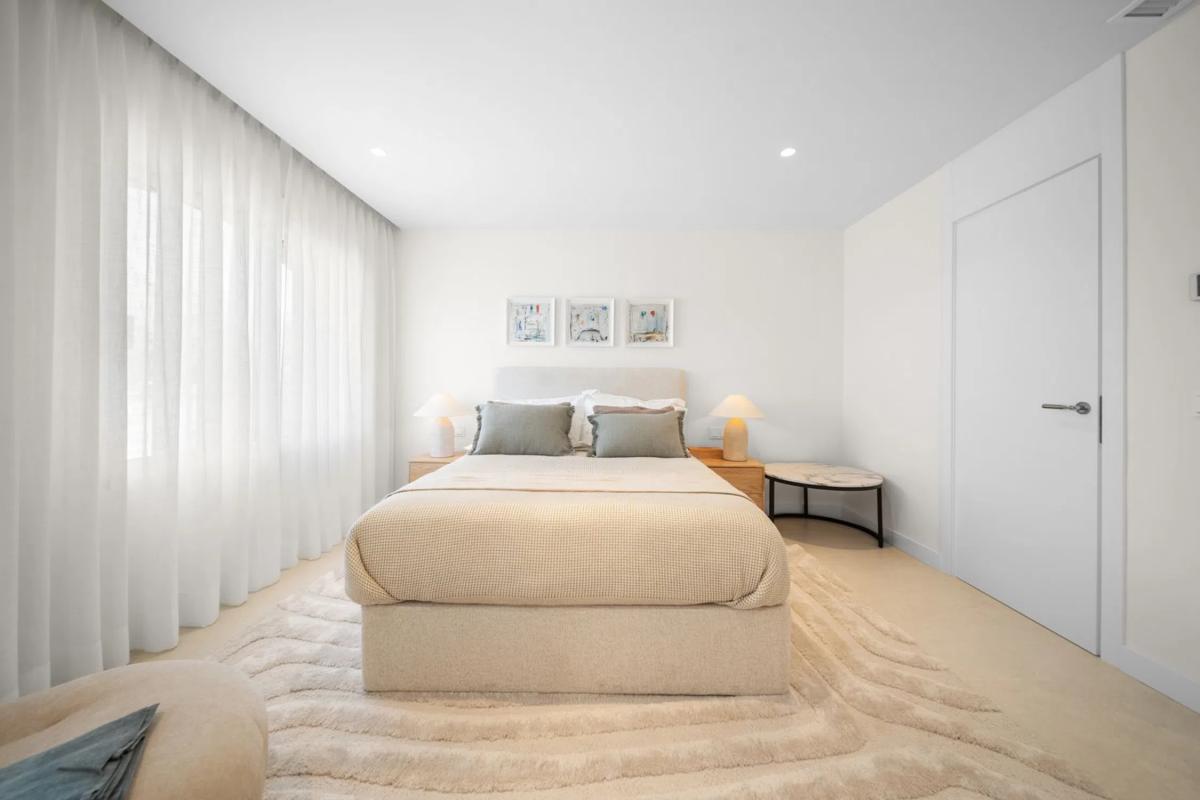 Sale of townhouse in Barrio La Dama de Noche-La Alzambra , Marbella photo 5