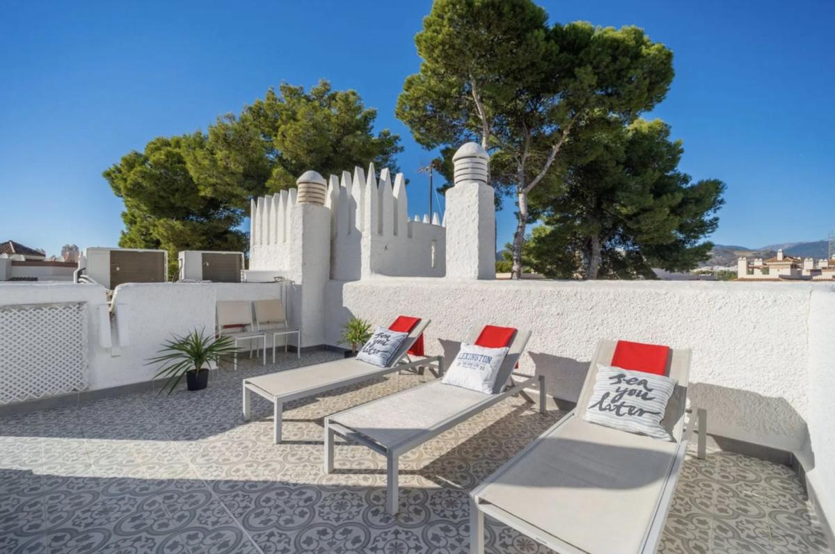 Sale of townhouse in Barrio La Dama de Noche-La Alzambra , Marbella photo 5