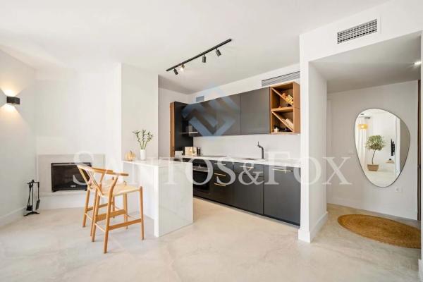 Venta de piso en Barrio La Dama de Noche-La Alzambra, Marbella
 photo 1