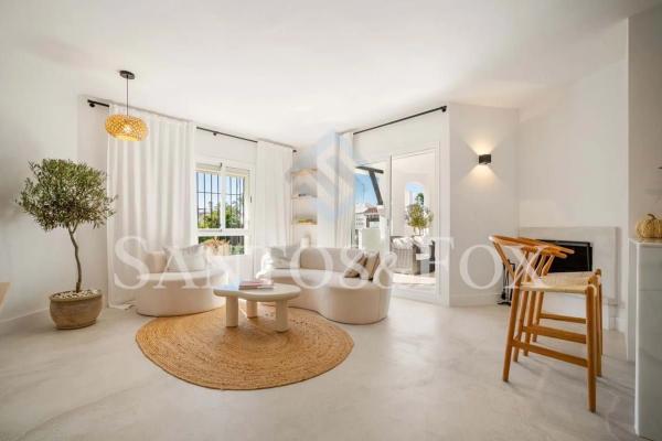 Venta de piso en Barrio La Dama de Noche-La Alzambra, Marbella
 photo 3