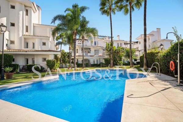 Venta de piso en Barrio La Dama de Noche-La Alzambra, Marbella
 photo 4