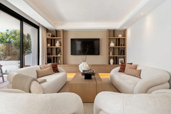 Chalet wolnostojący na sprzedaż w  Calle Pablo Picasso, Marbella photo 4