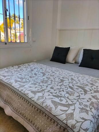 Четырехквартирный дом на продажу на  Urbanización Los Naranjos de Marbella , Марбелла photo 2