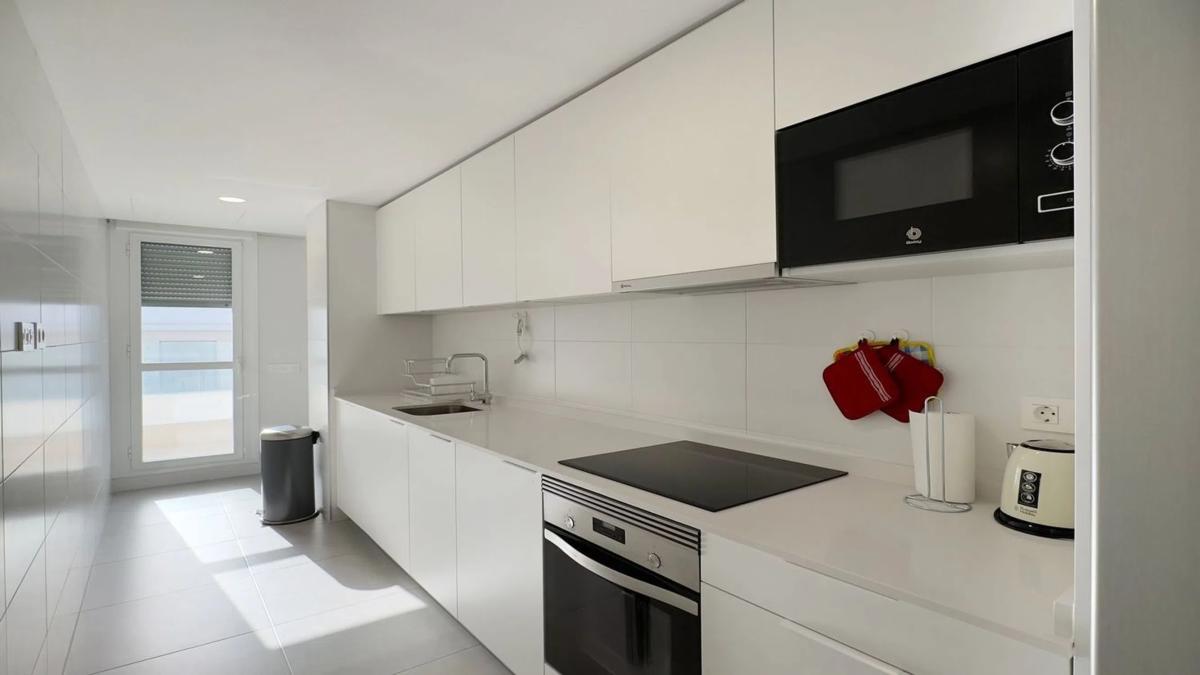 Venta de piso en Barrio La Dama de Noche-La Alzambra, Marbella
photo 5