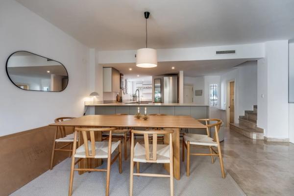 Четырехквартирный дом на продажу на  Urbanización Los Naranjos de Marbella , Марбелла photo 2