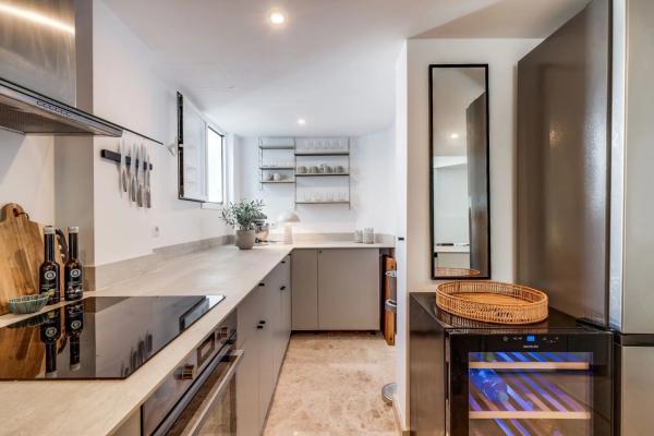 Четырехквартирный дом на продажу на  Urbanización Los Naranjos de Marbella , Марбелла photo 4