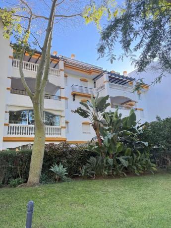 Venta de piso en Le dama de noshe s/n, Marbella
 photo 1
