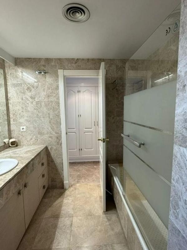 Venta de piso en Urbanización Los Naranjos de Marbella, 1, Marbella
photo 2