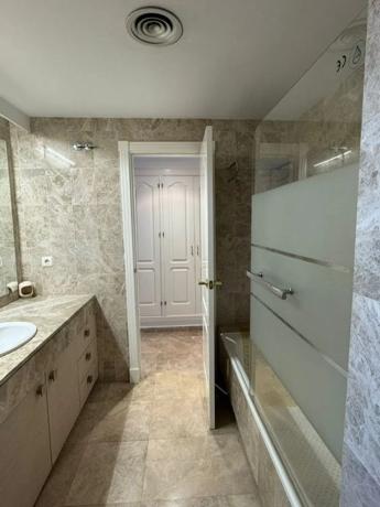 Piso en venta en Urbanización Los Naranjos de Marbella, 1, Marbella
thumbnail 1