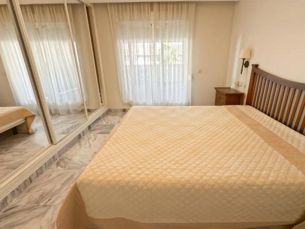 Ático en venta en CM DEL ANGEL-NVA ANDALUCIA, Marbella thumbnail 1