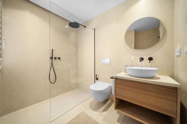 Terraced house for sale at Barrio La Dama de Noche-La Alzambra , Marbella thumbnail 2