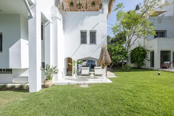 Chalet independiente en venta en Arrabal Judía, 5 D, Marbella
thumbnail 2