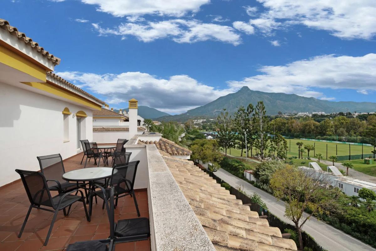 Venta de ático en  Urbanización Atalaya Río Verde, Marbella photo 5