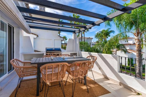 Duplex na sprzedaż w Urbanización Los Naranjos de Marbella, 2, Marbella photo 1