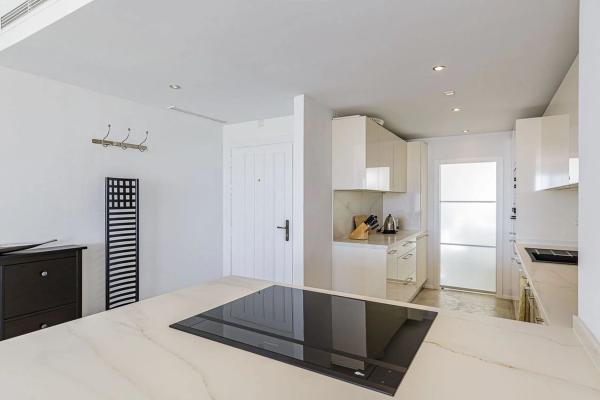 Продажа квартиры на Calle Teniente Riera, Марбелла
 photo 4