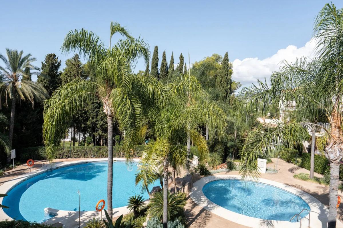Sale of apartment in Barrio La Dama de Noche-La Alzambra, Marbella
photo 5