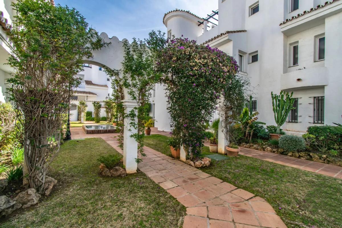 Продажа квартиры на Urbanización Los Naranjos de Marbella, Марбелла
photo 3