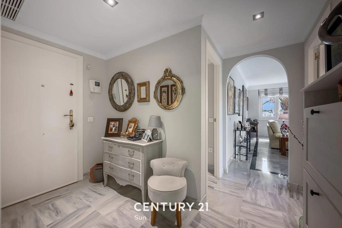 Продажа квартиры на Avenida Príncipe Salman s/n, Марбелла
photo 1