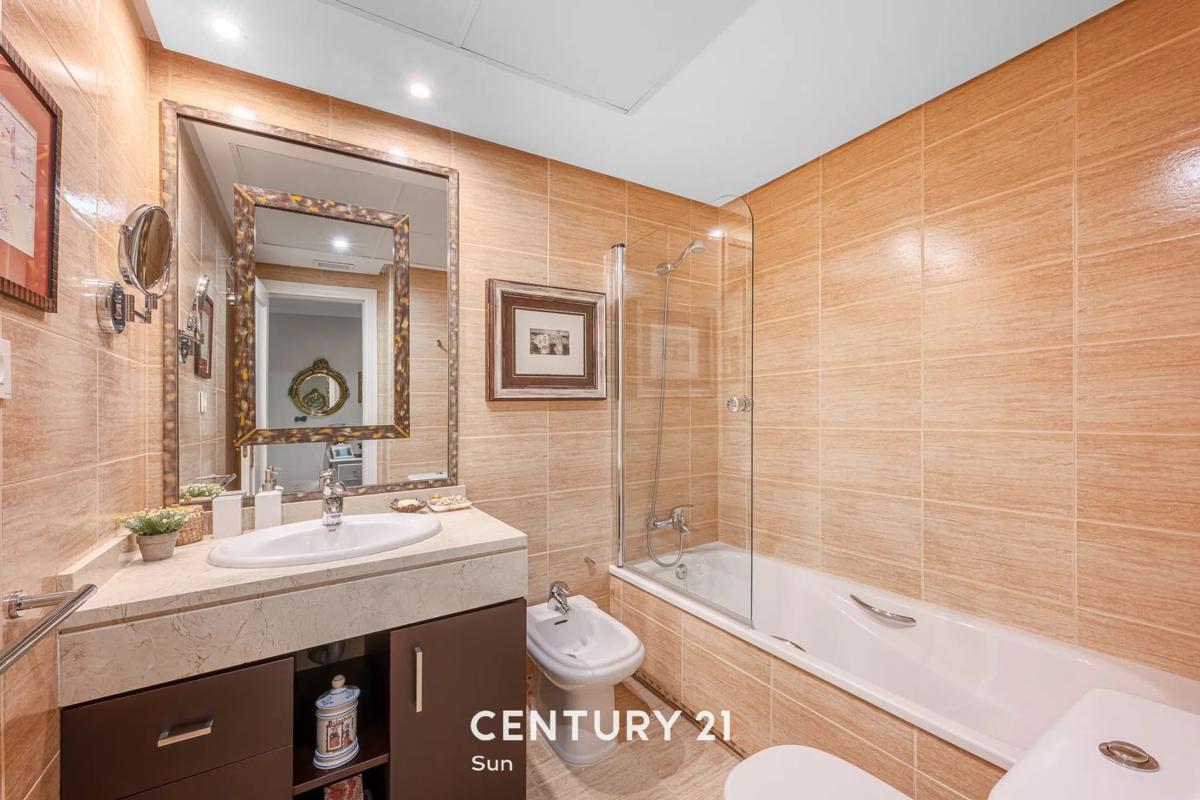 Продажа квартиры на Avenida Príncipe Salman s/n, Марбелла
photo 4
