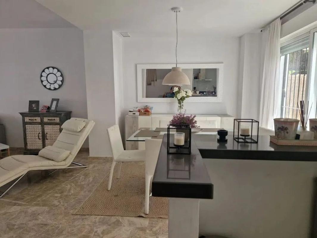 Venta de chalet adosado en  CL ALFARNATE-NARANJOS MARBEL, 29 , Marbella photo 3