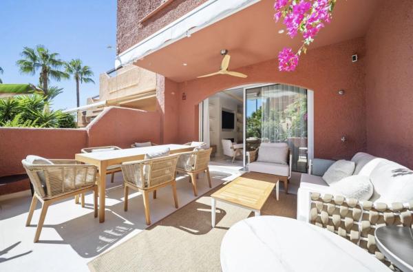Terraced house for sale at Barrio La Dama de Noche-La Alzambra , Marbella photo 1