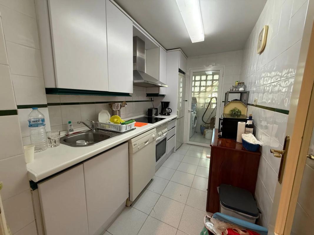Продажа квартиры на Urbanización Los Naranjos de Marbella s/n, Марбелла
photo 2