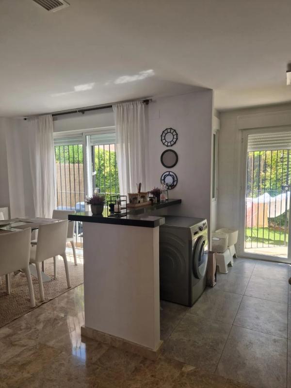 Sprzedaż szeregowego domku w Urbanización Los Naranjos de Marbella, 6 , Marbella photo 1