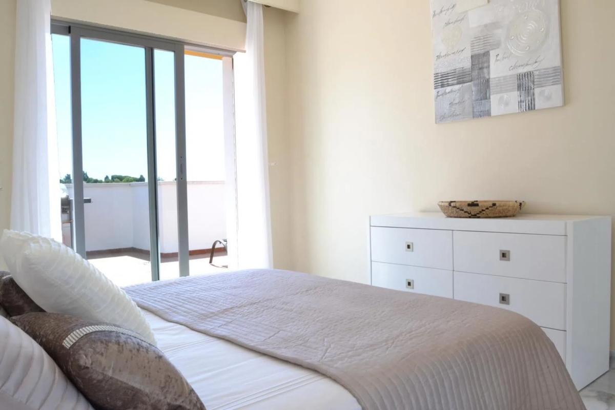 Venta de ático en Urbanización Atalaya Río Verde, 109, Marbella photo 5