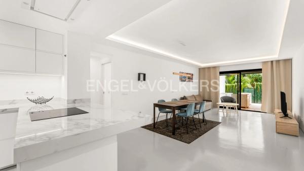 Продажа квартиры на Calle Luis Morales, Марбелла
photo 1