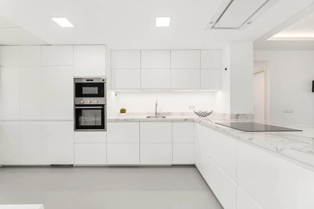 Продажа квартиры на Calle Luis Morales, Марбелла
photo 5