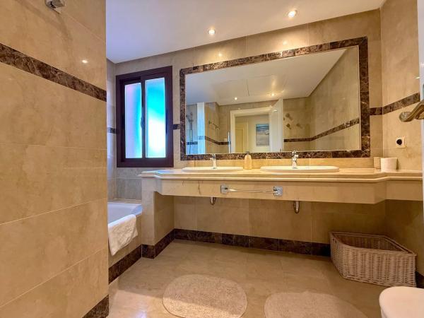 Duplex na sprzedaż w Urbanización la Alzambra, Marbella photo 1