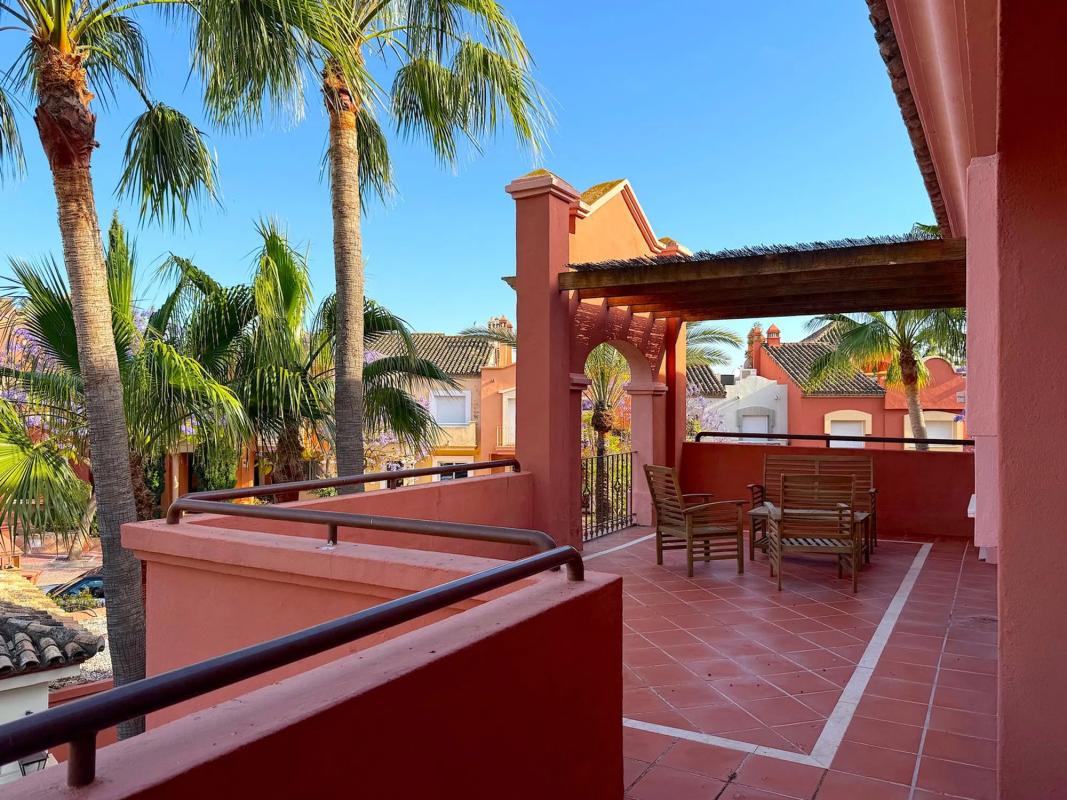 Venta de duplex en Urbanización la Alzambra, Marbella photo 2