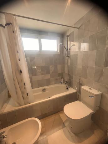 Chalet adosado en venta en  Avenida Príncipe Salman , Marbella photo 2