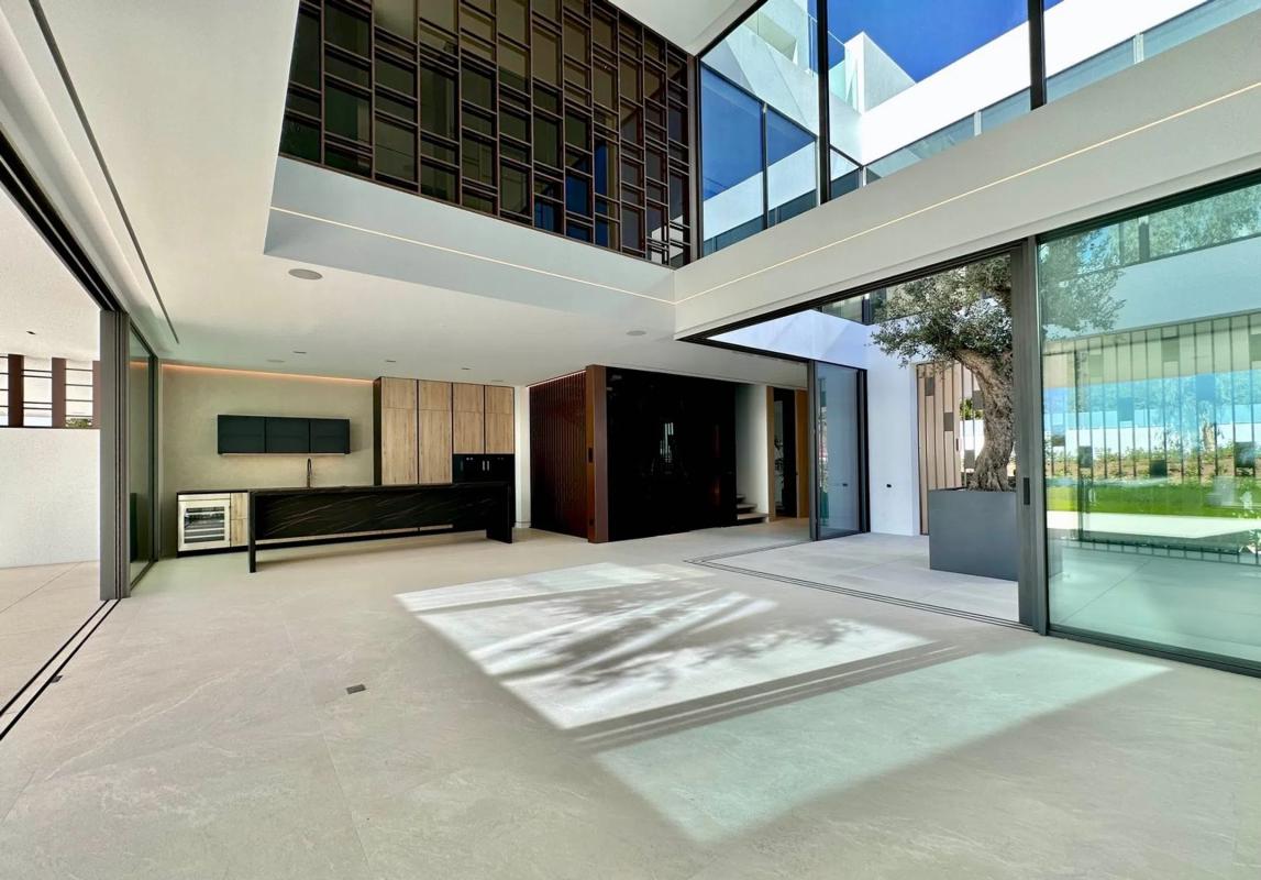 Properties for sale and rent in Spain photo 2