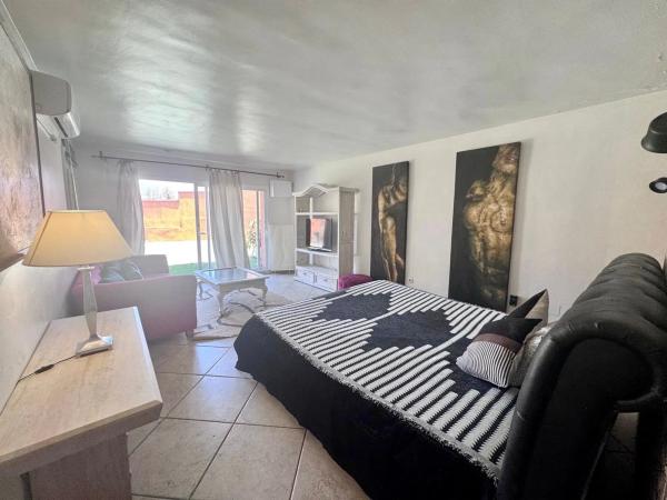 Chalet independiente en venta en Arrabal Judía, 9, Marbella
thumbnail 2